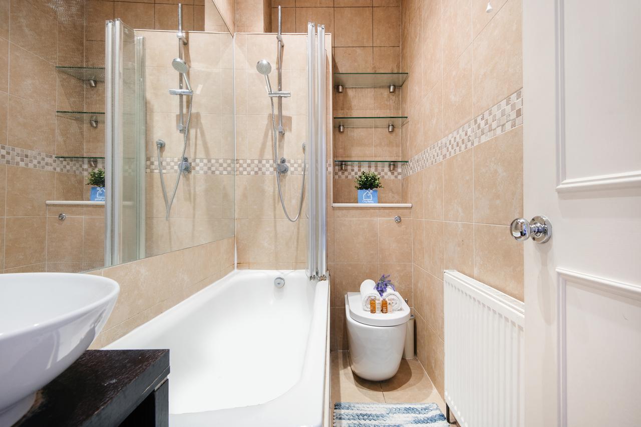 Bright Gratton Road Apartment London Exterior photo
