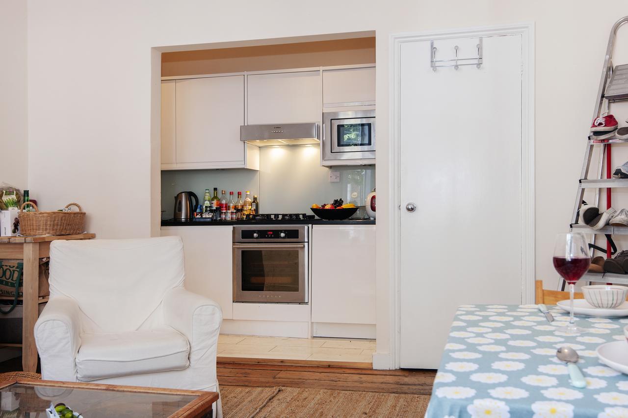 Bright Gratton Road Apartment London Exterior photo
