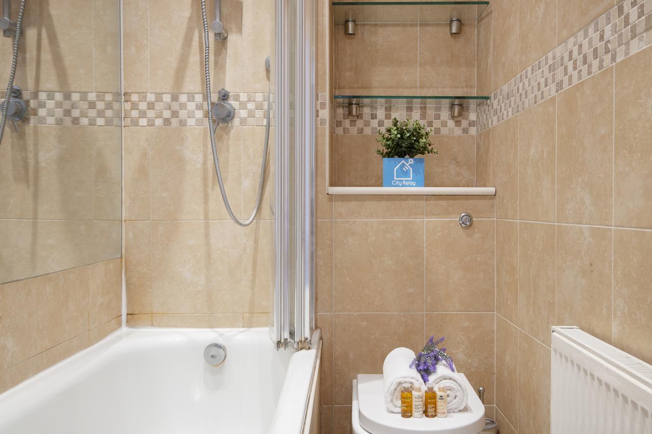 Bright Gratton Road Apartment London Exterior photo